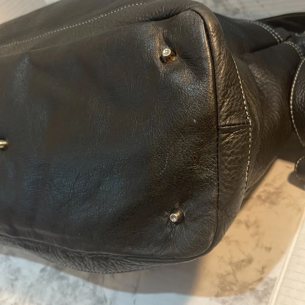 OiOI Australia Pompeian Leather Diaper Bag black with stroller straps